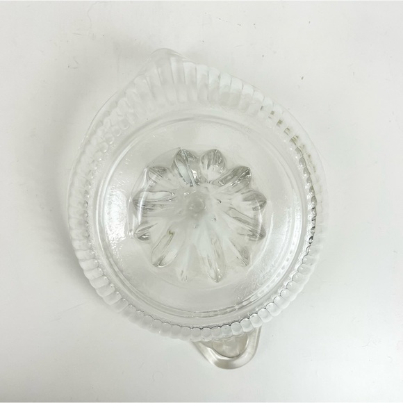Vintage Hand Citrus Juicer Reamer Heavy Ribbed Clear Glass with Tab Handle - Picture 9 of 11
